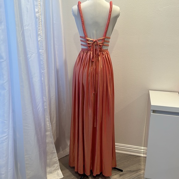 NWT Bronx and Banco Runway Goddess Metallic Deep V-Neck Gown Pink sz M - Picture 3 of 13